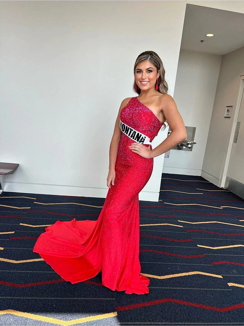 Sherri Hill Red Sequin Prom Gown Size 00
